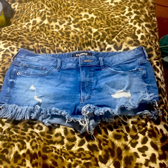 1 pair of size 12 jean shorts. - Picture 2 of 4